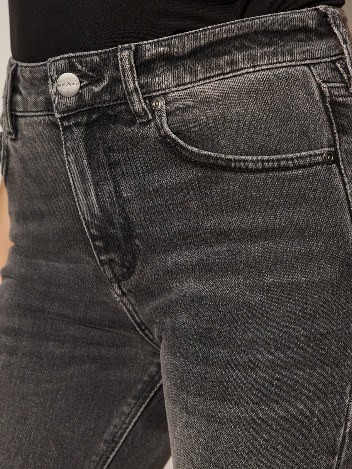 Astra Kick Crop Jean Washed Black Denim